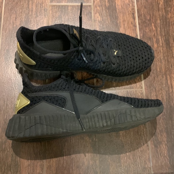 Puma shoes - Picture 2 of 3